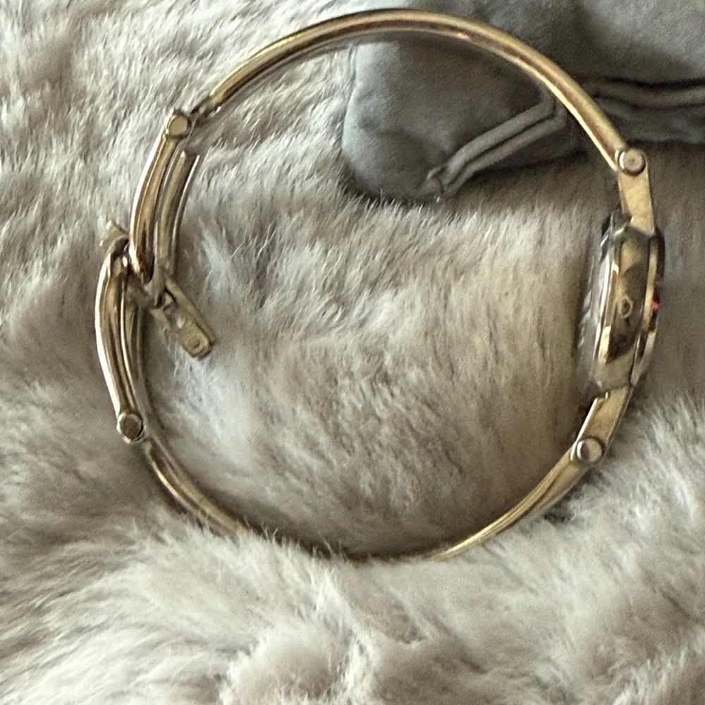Gucci Women's Silver Vintage Watch